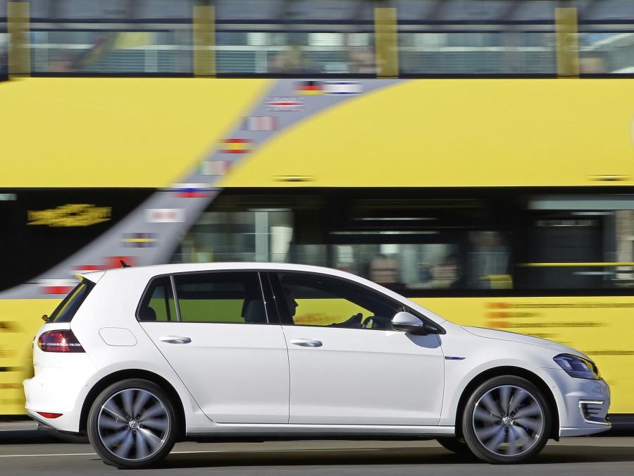  Volkswagen Golf GTE 5-Door 2014 года  (фото 37 из 45)